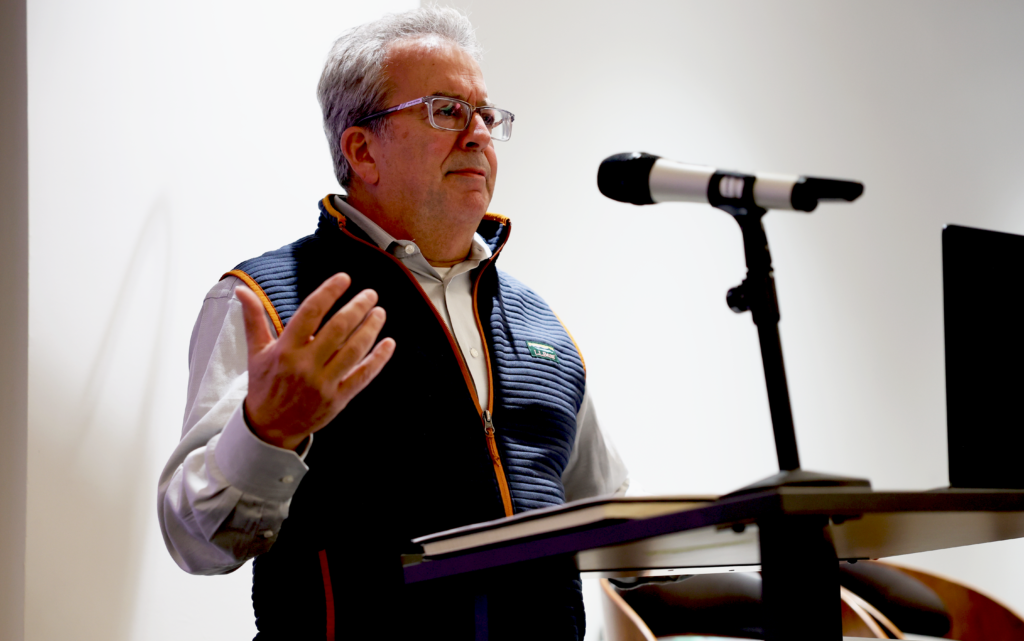 Michael Versace - Chartis